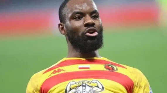 المهاجم أفيميكو بولولو